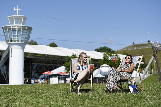 Urlaubsfeeling pur im Besucherpark des Münchner Flughafens ©Flughafen München GmbH.